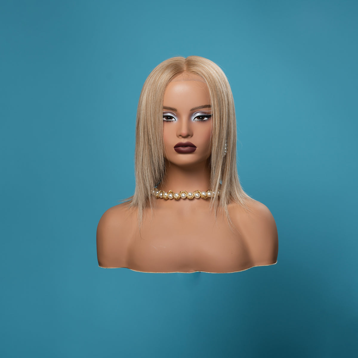 Kendall medical wig, 8 inch straight platinum blonde, front view